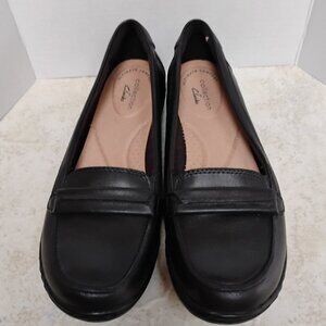Clarks Women's Ashland Lily Loafer, black leather,7.5 M US